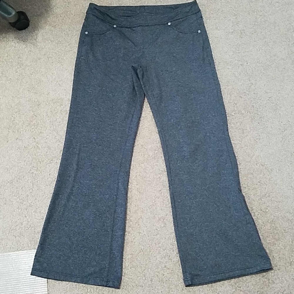 Athleta Yoga Pants with Pockets Medium Petite boot cut leggings with flare